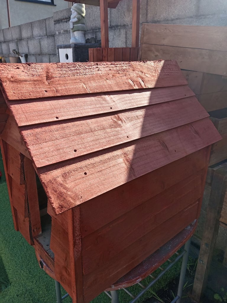 wooden dog kennel