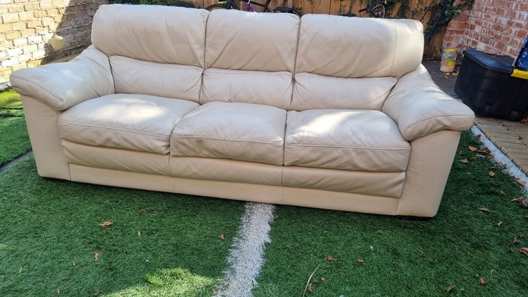 Lether sofa 3 seaters   Italian leather sofa beage 