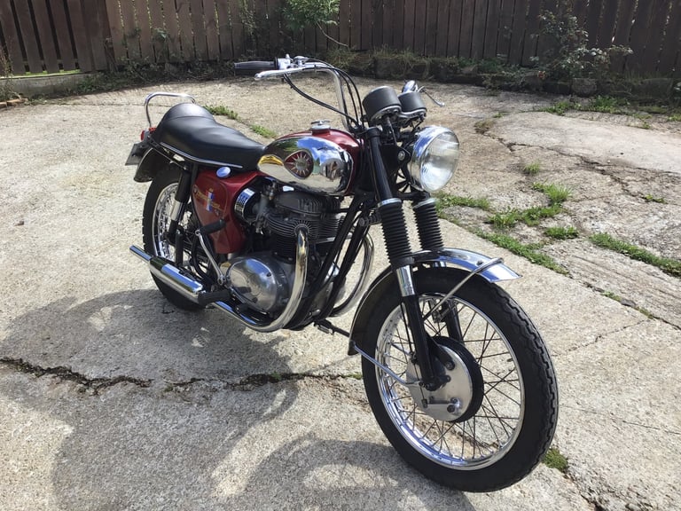 1967 BSA A65 LIGHTNING 650 TIDY MOSTLY ORIGINAL LOVELY RIDING BIKE
