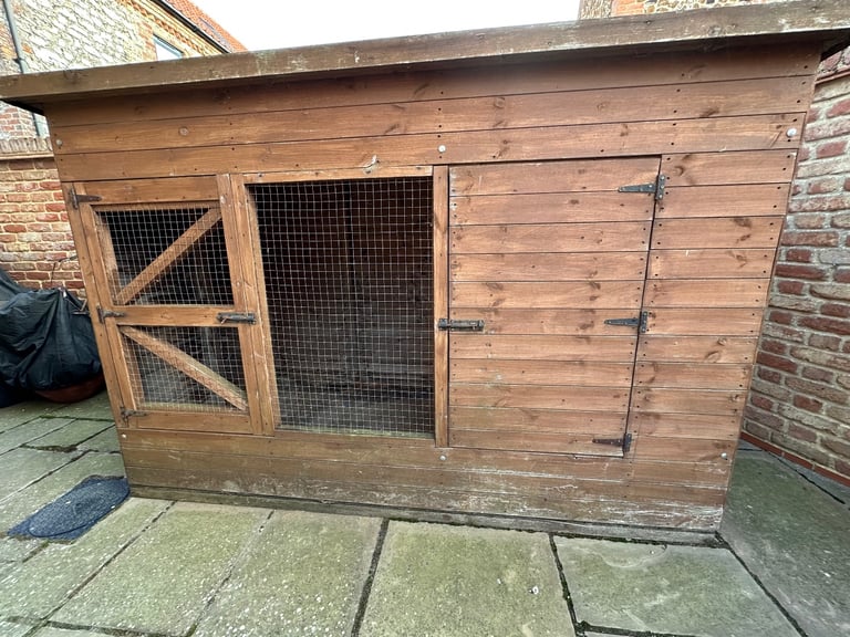 Extra large dog kennel *FREE*