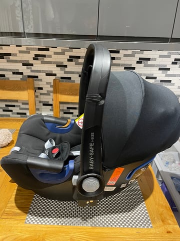 Britax baby safe 2 i-size car seat and i-size flex base cosmos black. | in  Kennoway, Fife | Gumtree