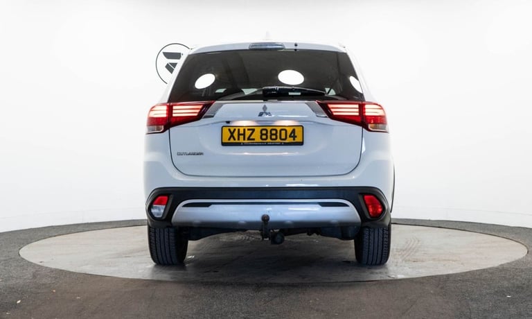 2020 MITSUBISHI OUTLANDER 2.0 MIVEC EXCEED SUV 5DR PETROL CVT 4WD EURO 6 (S/S) (