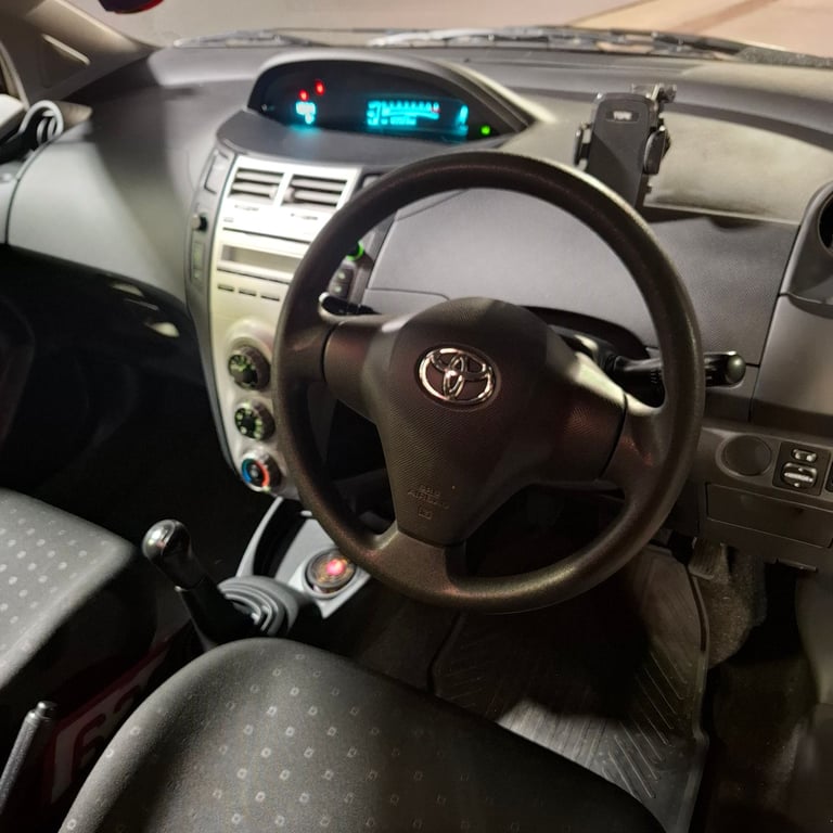 Toyota, YARIS, 1.0 litre Hatchback, 2006, Manual, 996 (cc), 3 Low Insurance Good Condition