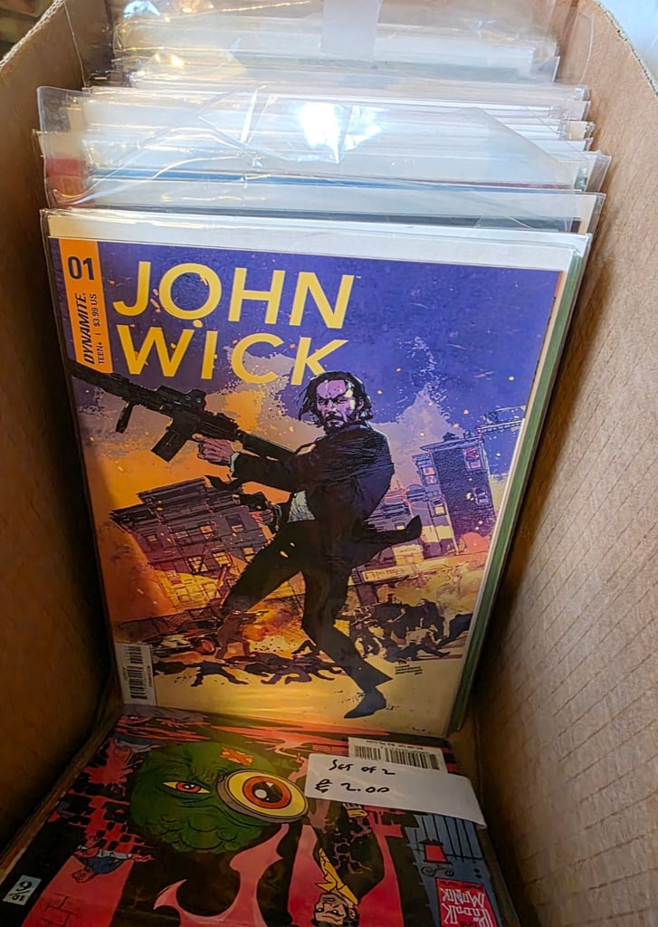 Comic Book Bundle - 140+ issues - Marvel, DC, Image, Indies, 2000AD - Long Box