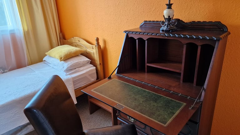 Clovenstone Park room for rent