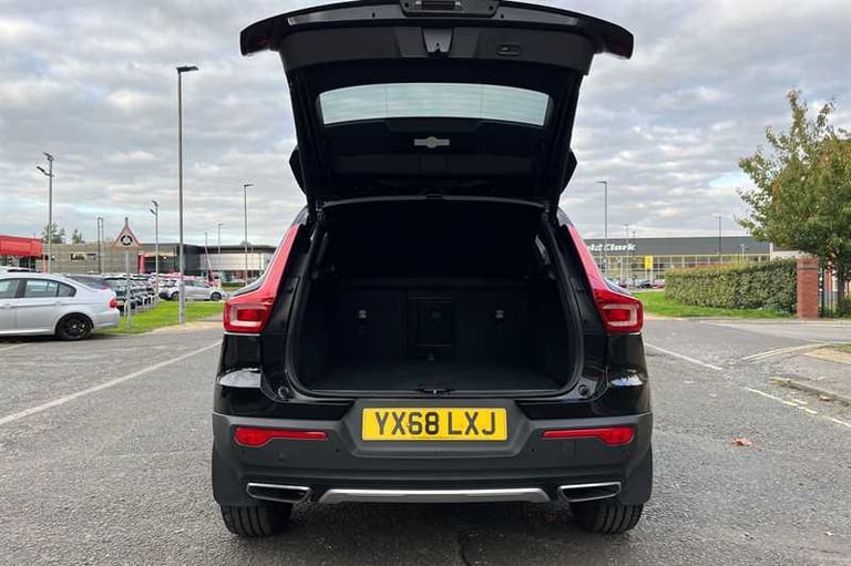 2018 Volvo XC40 2.0 D4 Inscription SUV 5dr Diesel Auto AWD Euro 6 (s/s) (190 ps) SUV Diesel Autom...