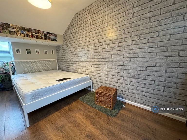 7 bedroom house in Garmoyle Road, Liverpool, L15 (7 bed) (#2667098)