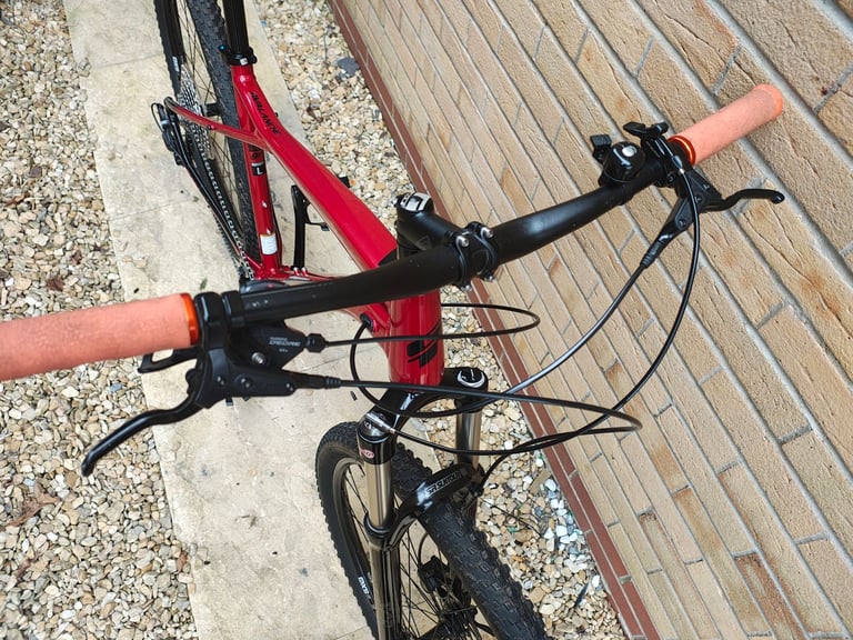 GT Avalanche mountain bike 