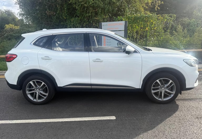 2022 MG MG HS 1.5 T-GDI 16.6kWh Exclusive Auto Euro 6 (s/s) 5dr ESTATE Petrol/Electric Hybrid Aut...