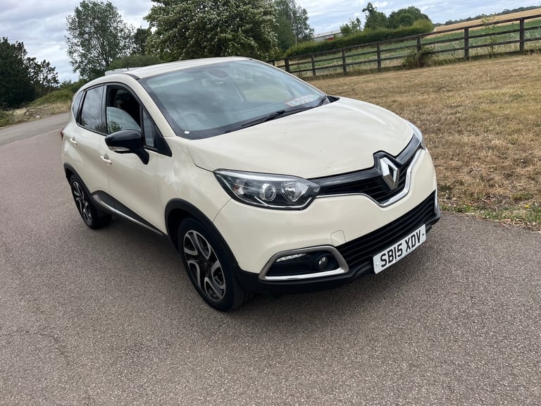 image for 2015 RENAULT CAPTUR 1.5 DIESEL MANUAL CREAM