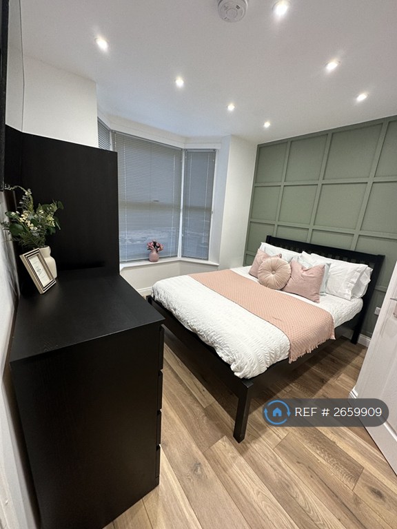 1 bedroom in Buccleuch Street, Kettering, NN16 (#2659909)