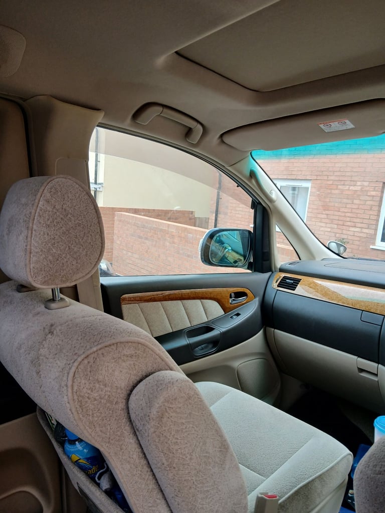Toyota, 2006, 2990 (cc) automatic petrol 8 seats