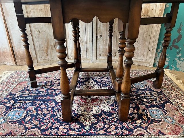 Gorgeous antique oak gate leg dining table – local delivery 