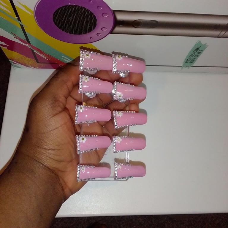 DUCK PINK PRESS ON NAILS WITH STONES 