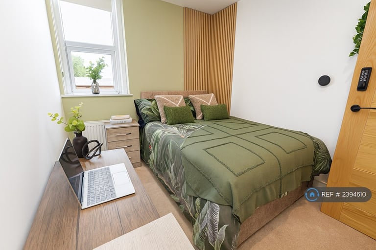 6 bedroom house in Lyndale Avenue, Bridgwater, TA6 (6 bed) (#2394610)