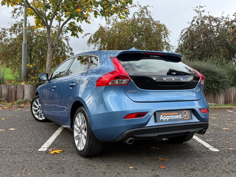 2014 Volvo V40 D3 SE Lux Nav 5dr HATCHBACK Diesel Manual