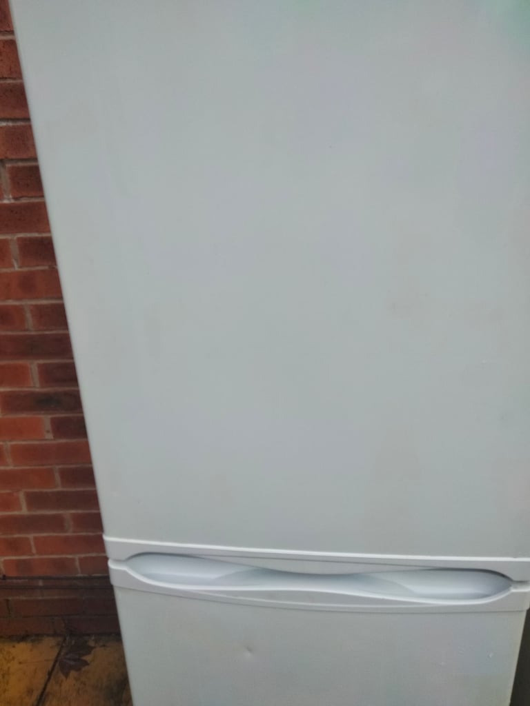HOTPOINT FRIDGE FREEZER FROST FREE 