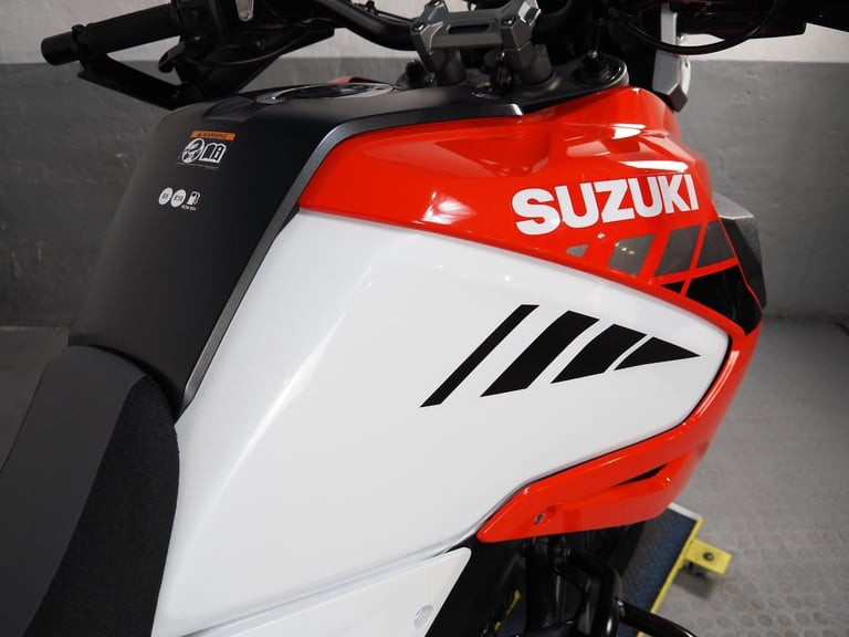 2020 Suzuki V Strom 1050 RC DL1000 XT 15k ,crash bars great adventure bike