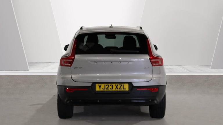  Volvo XC40 B4 (P) Ultimate Dark (360 Camera, Sunroof, BLIS) Petrol/Electric Hybrid Automatic