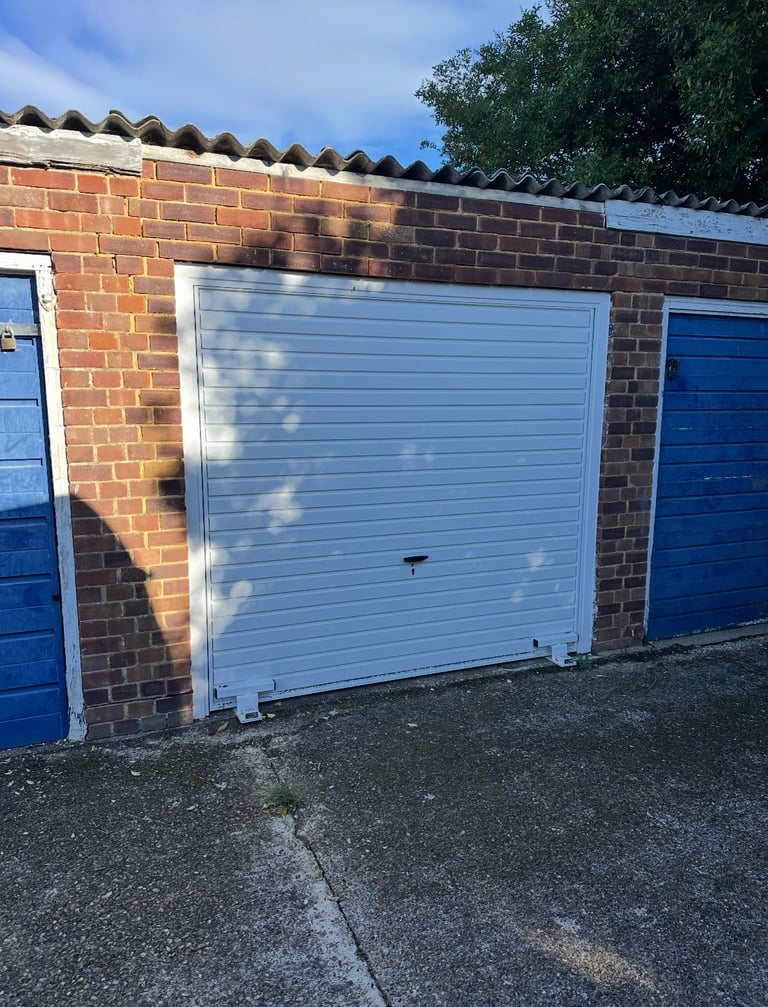 Dry and secure lock up garage in Ashford available 13th November with brand new door