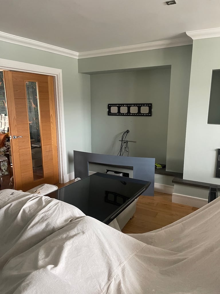 ASH Decor -35yrs Experience All wallpapering and paint done to highest standard rooms from £110 