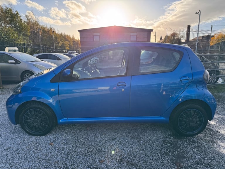 2011 Toyota AYGO 1.0 VVT-i Blue 5dr HATCHBACK Petrol Manual