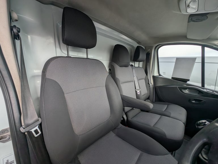 RENAULT TRAFIC 2.0 SH30 ENERGY dCi 145 Business+ MY19 *Air Con* 2020