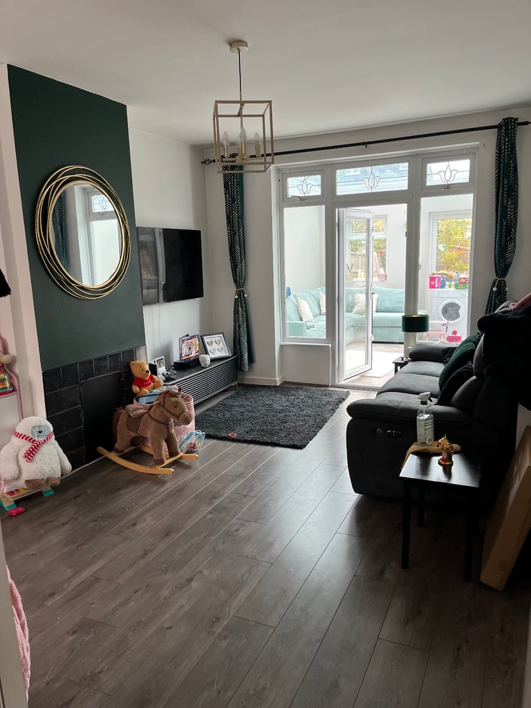 2 bedroom house for rent 