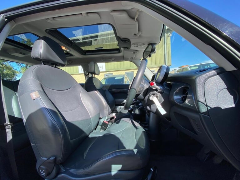 2005 MINI Hatch 1.6 Cooper Hatchback 3dr Petrol Manual Euro 4 (116 bhp) Hatchback Petrol Manual