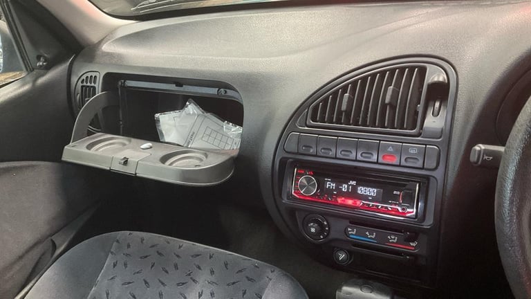 2001 51'reg Citroen Saxo 1.4 2 Desire 5 door AUTOMATIC **37,000 miles**