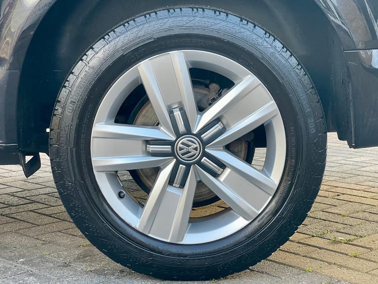 Volkswagen TRANSPORTER TDI 150 SHUTTLE SE LWB 9 SEAT MINIBUS DSG AUTO