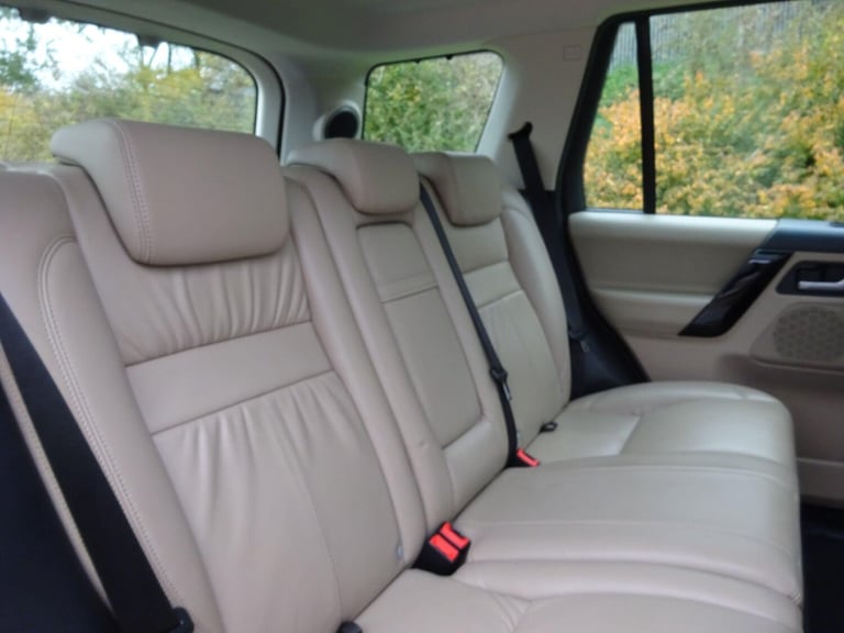 2012 Land Rover Freelander 2.2 SD4 HSE LUX 5dr Auto ESTATE DIESEL Automatic