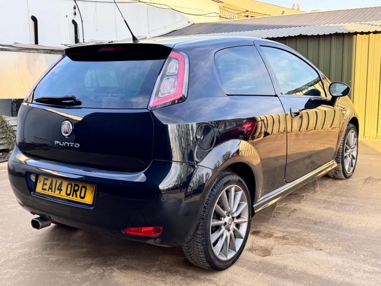 2014 Fiat Punto 1.4 Jet Black II Euro 6 (s/s) 3dr Hatchback Petrol Manual