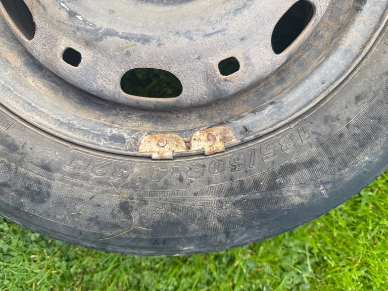 VW FOX 1.2 wheel with tyre 
