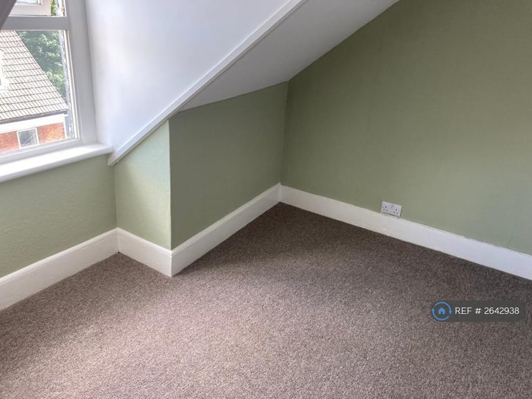 2 bedroom flat in Templar Street, Dover, CT17 (2 bed) (#2642938)