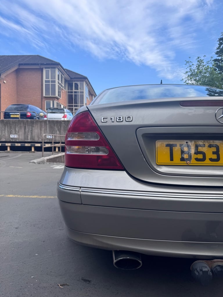 2003 MERCEDES-BENZ C CLASS C180K Avantgarde SE 4dr AUTO PETROL SILVER SALOON VGC