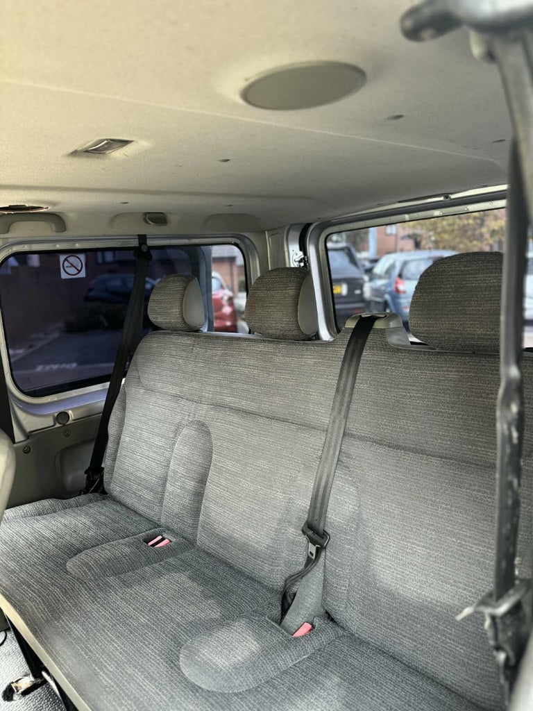 Renault, TRAFIC, 9 Seater MPV, Minibus, People Carrier, 2010, Manual, 2464 (cc), 4 doors