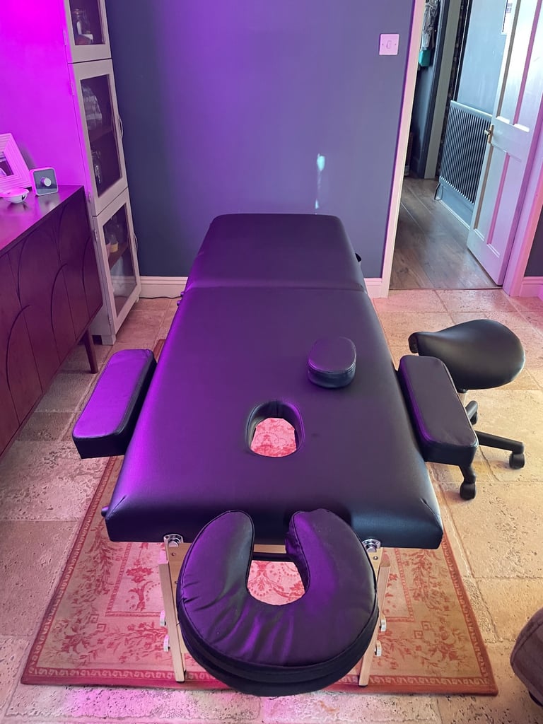 Massage treatment table as new, high quality not cheap EBay version 
