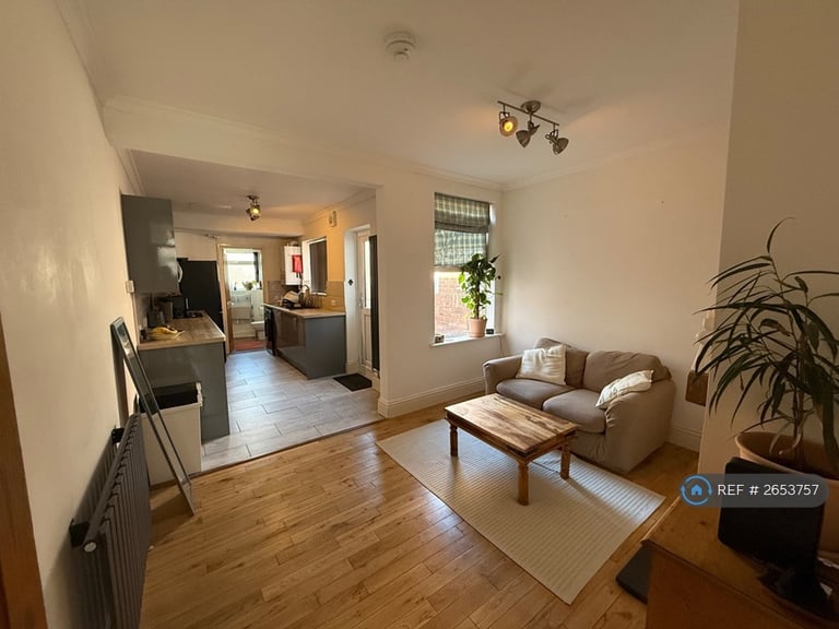 image for 2 bedroom house in Sutherland Road, Southsea, PO4 (2 bed) (#2653757)