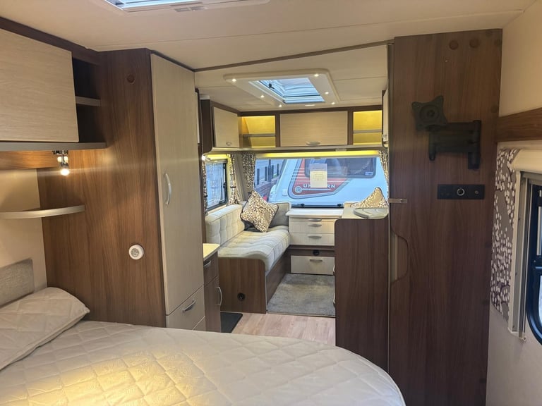 2019 VENUS 570-4, LIGHT WEIGHT FIXED BED, ONE OWNER, MOVER, ............NOW SOLD