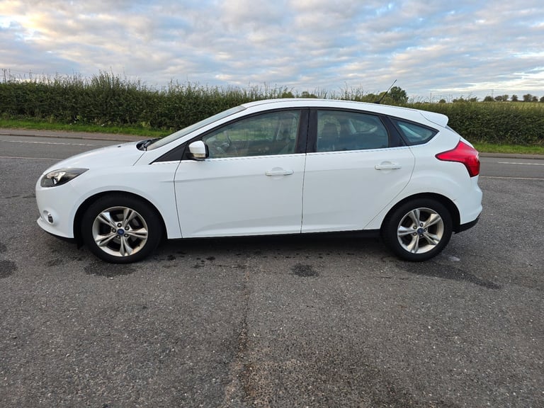 Ford, FOCUS, Hatchback, 2012, Manual, 1560 (cc),5 doors - Image 3