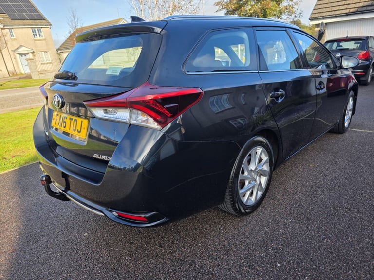 2017 EXCELLENT TOYOTA AURIS DIESEL-LOW DIESEL MILES-ULEZ FREE-FULL SERVICE HISTORY
