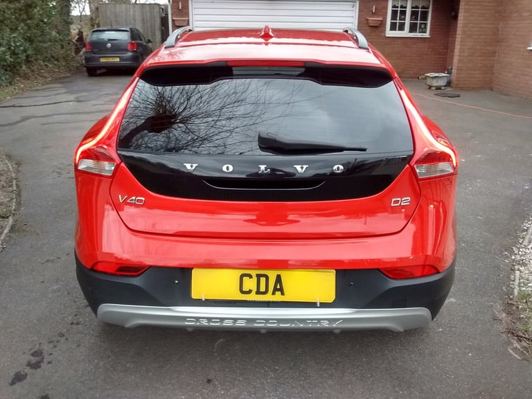 2015 Volvo V40 Cross Country D2 [120] FSH Cross Country Lux 5dr HATCHBACK Diesel Manual
