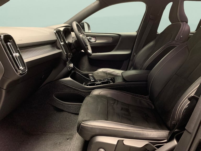 2022 Volvo XC40 2.0 B4 MHEV R-Design SUV 5dr Petrol Hybrid Auto Euro 6 (s/s) (197 ps) - AUT Suv H...