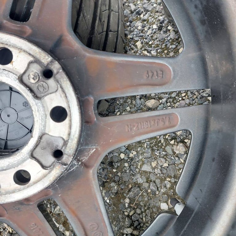 Genuine staggered mercedes C class 18s diamond cut alloy wheels