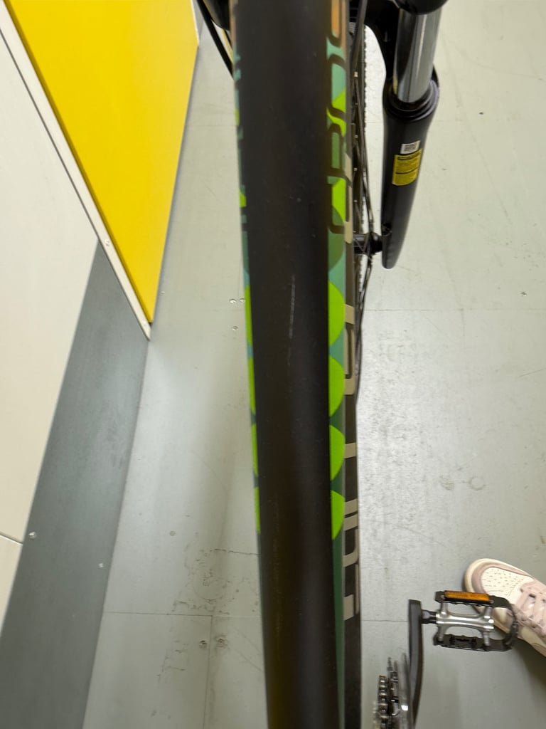 Carrera crossfire2 women’s bike