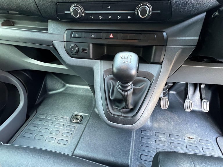 2020 Peugeot Expert 1400 2.0 BlueHDi 120 Professional Van PANEL VAN DIESEL Manual