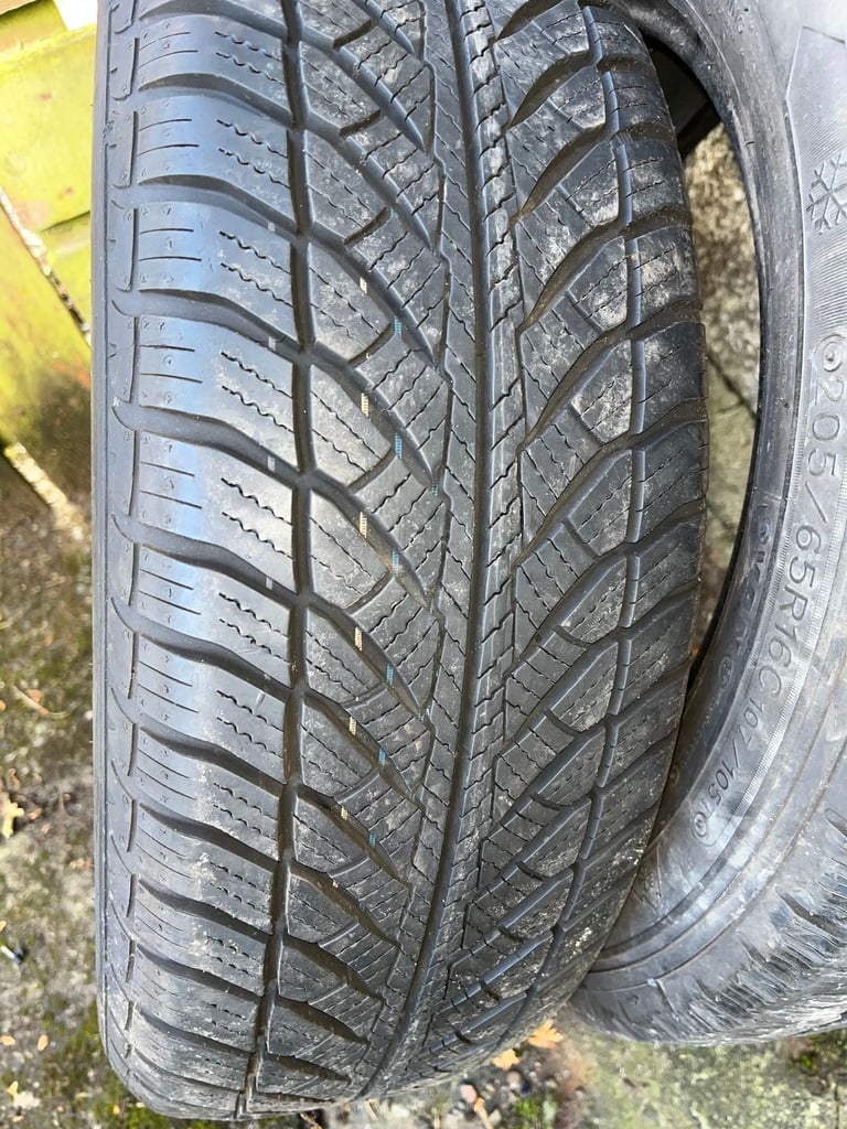 4 Good Year Car Winter Tyres 205/65/R16