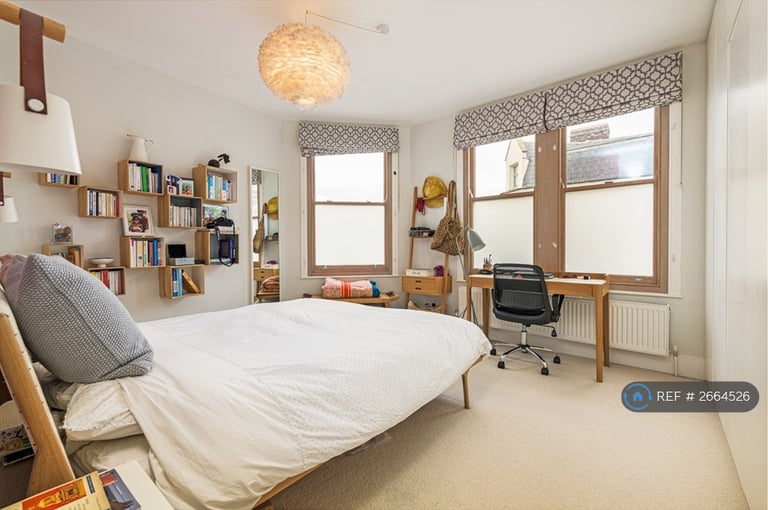 4 bedroom house in Bennerley Road, London, SW11 (4 bed) (#2664526)