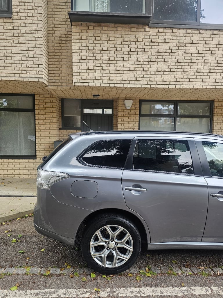 Mitsubishi, OUTLANDER, Estate, 2015, Other, 1998 (cc), 5 doors